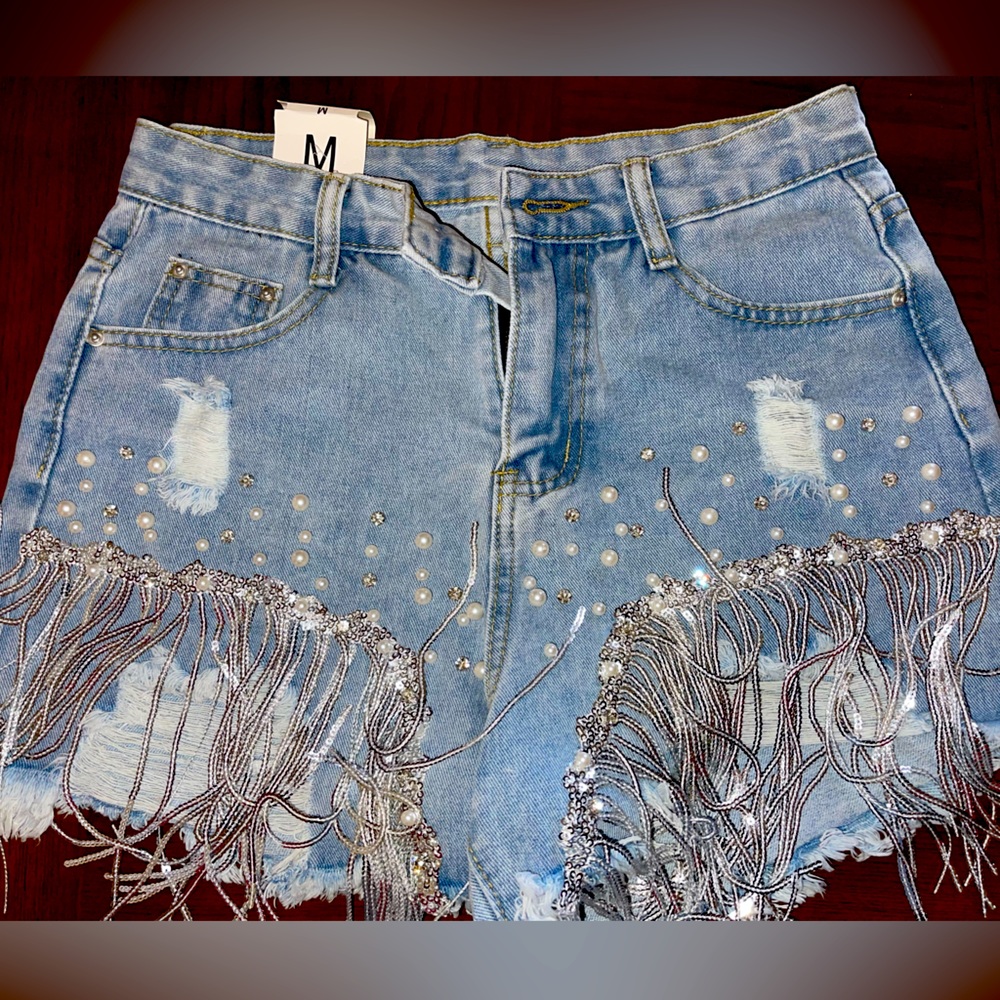 Super cute jean shorts…NWT